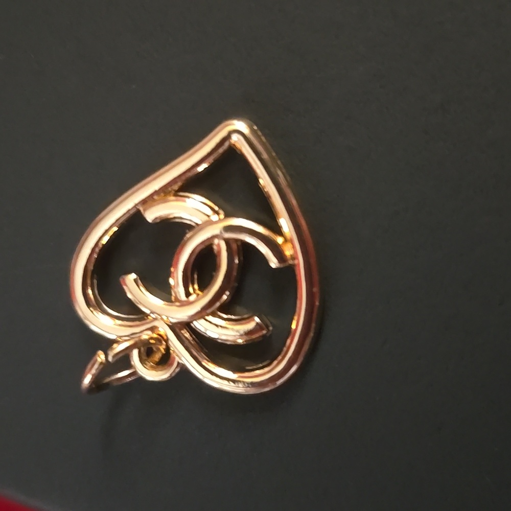 💛 CHARM - Picture 4 of 5